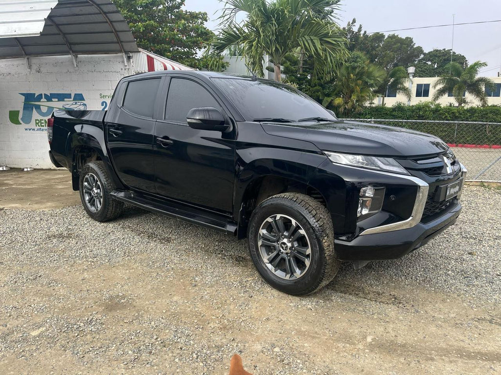 Mitsubishi L200 2025